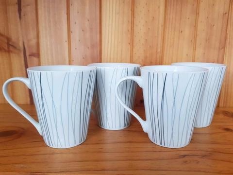 Set of 4 Porcelain Mugs
