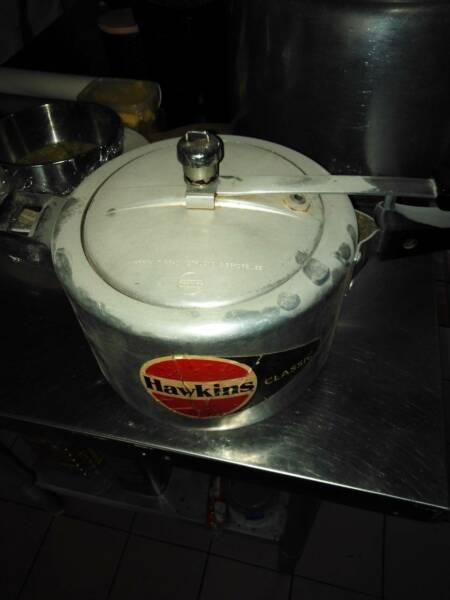 Hawkins aluminium 4-5litre stove top pressure cooker