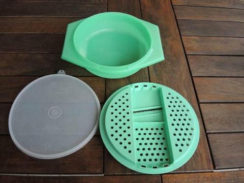 Vintage Tupperware grate n store bowl with lid and grater attachm