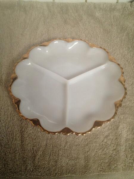 SERVING PLATTER (GOLD TRIMMED THICK WHITE GLASS)