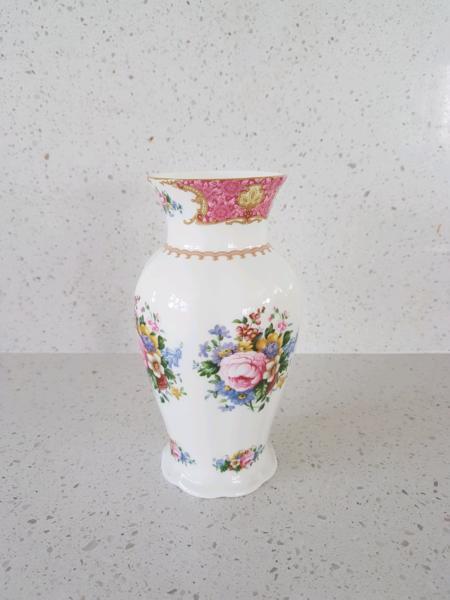 Royal Albert lady Carlyle vase