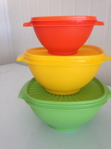 Retro Tupperware bowls