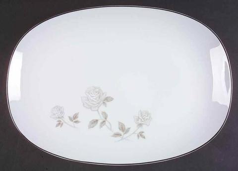 Noritake China, Rosay design, serving dishes for dining table
