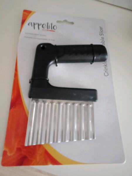 Stainless Knife Wavy Cutter Brand new in Springfield lakes