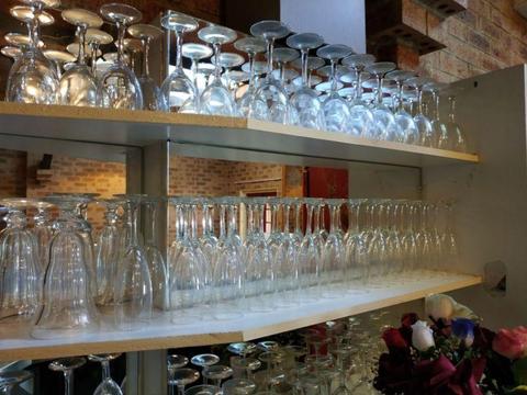 Restaurant wine glasses (relatively small capacity, up to ~79)