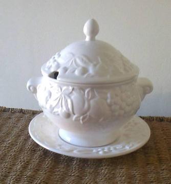 Marks and Spencer St Michael Soup Tureen, Lid, Plate White