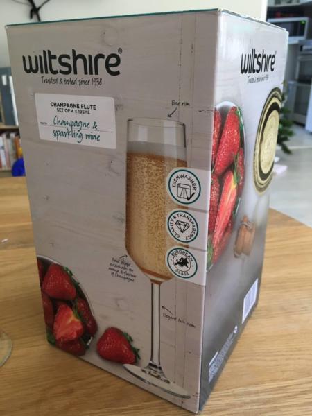 Wiltshire champagne flutes x 8 (two packs of four) - used once