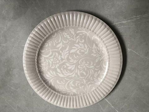 Set of 12 Casa Domani Damask Dinner Plates Vintage Pattern As New