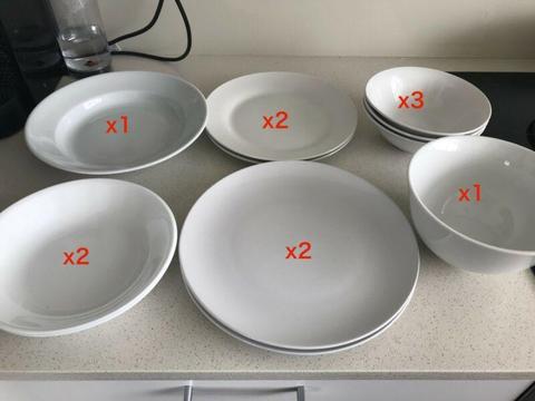 Dinnerware / kitchen items - plates and bowls Dinnerware