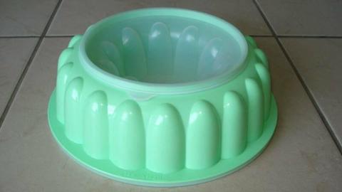 Vintage Tupperware Jelly Ring Mould
