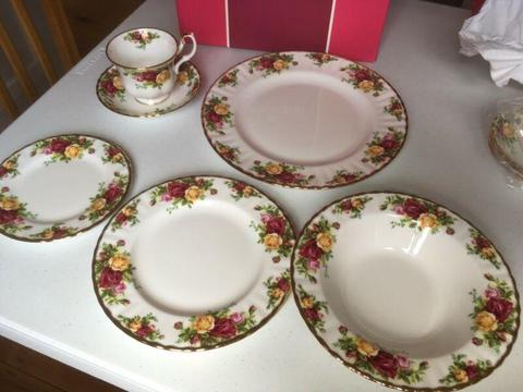 2x Brand New Royal Albert Old Country Roses 24 Piece Dinner Set