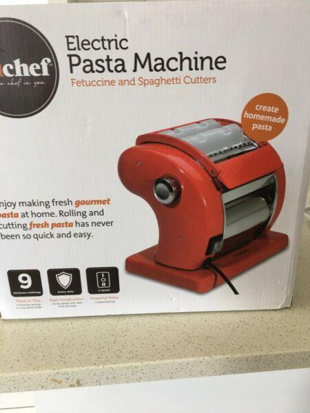 Electric pasta machine