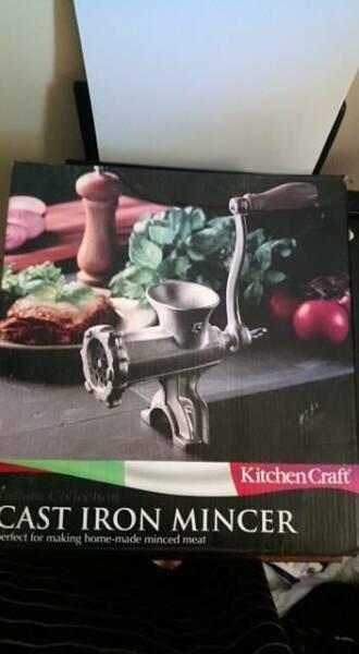 Kitchen Craft Cast Iron Mincer - NEW - Never Used