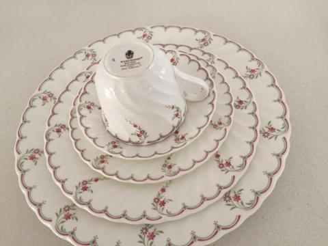 Wedgwood Pink Garland IMMACULATE 12-place setting
