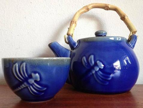 Blue Embossed Dragonfly Tea-For-One Set | Crackle Glaze Pot & Cup