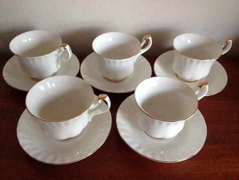 5 x WINDSOR GOLD Fine China Gold Rim Tea Cups & Saucers Val d'Or