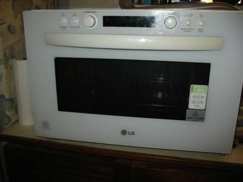Convection/microwave oven