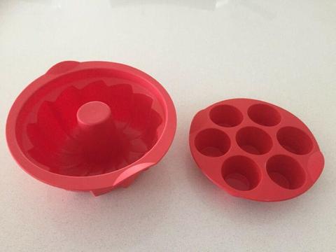 TUPPERWARE SILICONE CAKE AND MUFFIN MOULDS