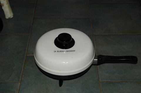 Small Electric Frying Pan, Works Great. Black & Decker Brand