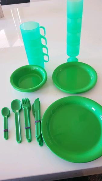 Brand new 36 pieces green plastic picnic sets