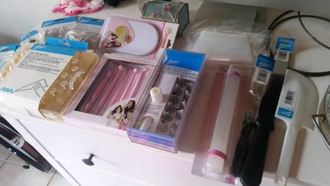 CAKE DECORATING TOOLS NEW IN PACKET