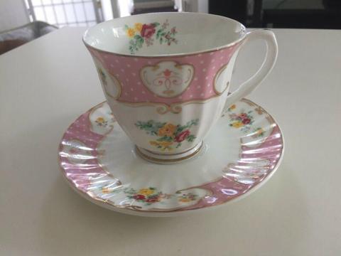 Beautiful Robert Gordon tea cup and saucer