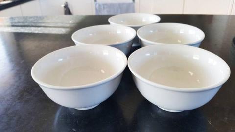 Kitchen bowls set