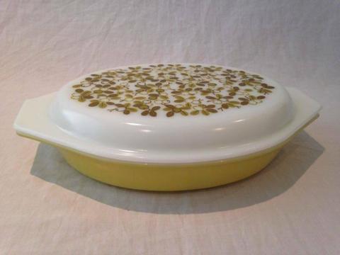 1960s Pyrex Verde Cinderella Oval Divided Serving Dish with lid