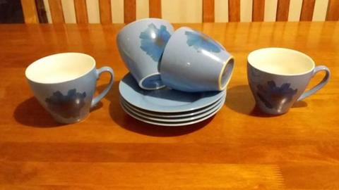 Tea cup and saucer set x 4 person