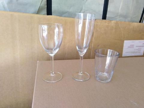 Glassware. Glasses, Wine glasses and Champagne flutes