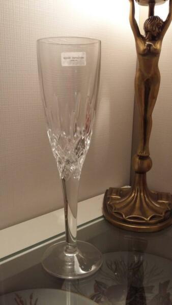 NEW ROYAL DOULTON HIGHCLERE CHAMPAGNE FLUTES GIFTBOX OF FOUR