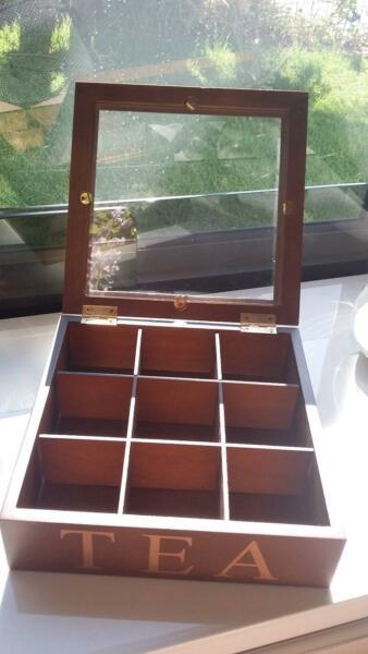 WOOD AND GLASS TEA CHEST WITH 9 COMPARTMENTS