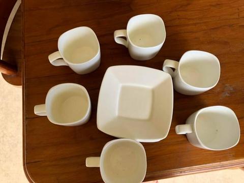 100 Tea Cups & Saucers
