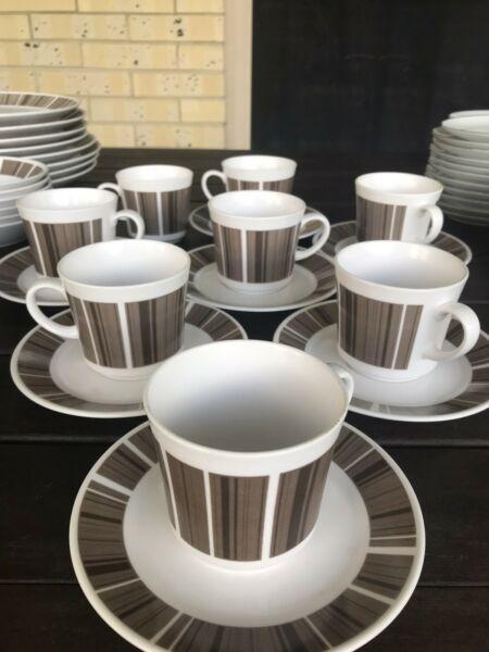 Noritake Newel set of 7 tea cups and saucers