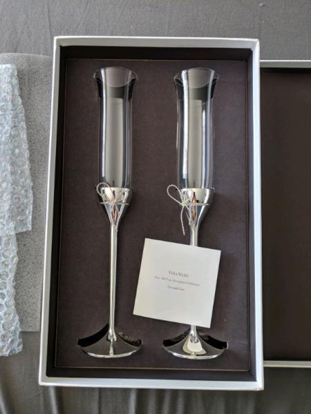 Vera Wang knot champagne flutes wedding
