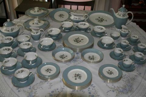 Royal Doulton 76 piece Dinner Set immaculate condition