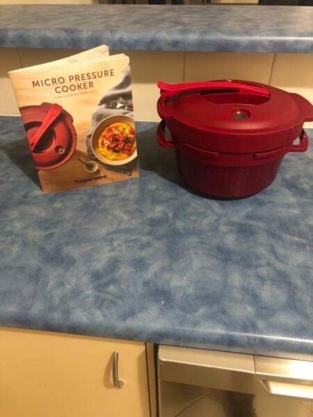 Tupperware pressure cooker - brand new