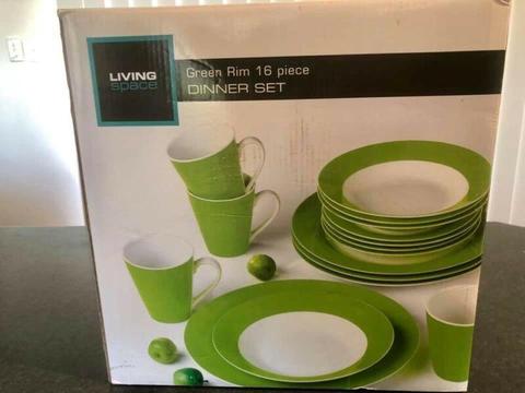 Brand New 16 Pc Green Dinner Set - Plates, soup bowls, side ,mugs