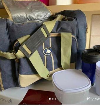Insulated picnic bag with cutlery