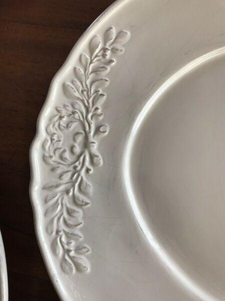 8 x Extra Large Embossed Oval White China Dinner Plates (39cm x 32cm)