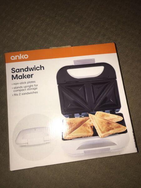 Brand NEW Sandwich Maker