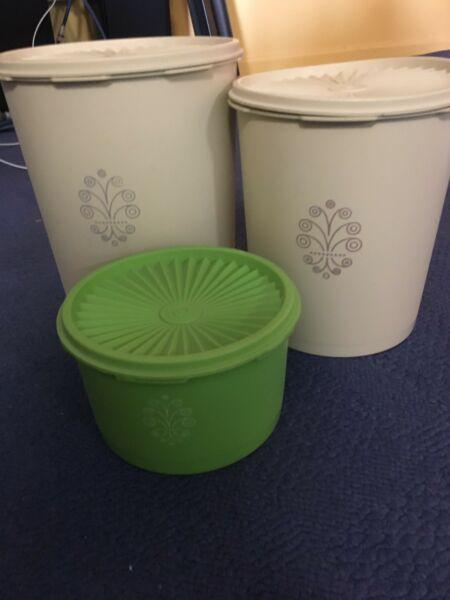 Retro Tupperware containers x 3