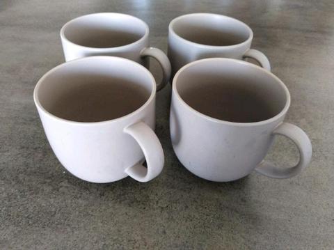 Royal Doulton Mugs set of 4 in used condition