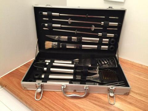 BBQ utensil set with silver case 10 piece set