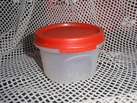 TUPPERWARE MODULAR MATE ROUND SIZE 1 RED LID