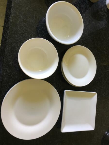 Kitchen plates and. bowls
