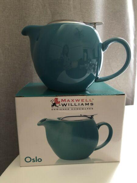 Maxwell and Williams Tea Pot - new in box