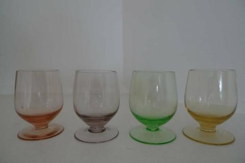 Set 4 x 1950s colourful harlequin liqueur / shot glasses As new