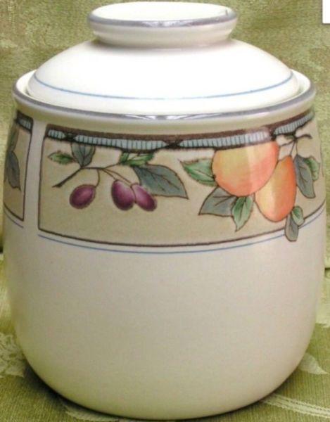 Mikasa Intaglio large canister lid only Garden Harvest