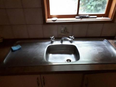 Kitchen Sink with taps